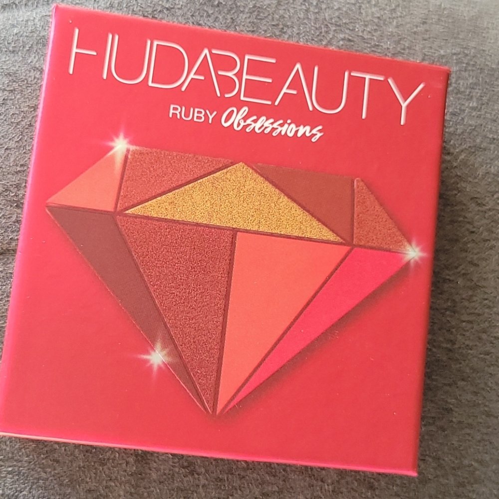 Huda Ruby Obsessessions Palette...